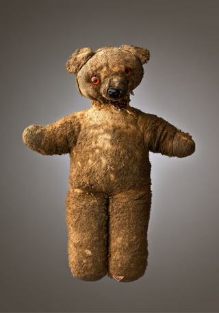 Illustration for article titled Seeing Old and Torn Stuffed Animals Is Sort of Horrifying